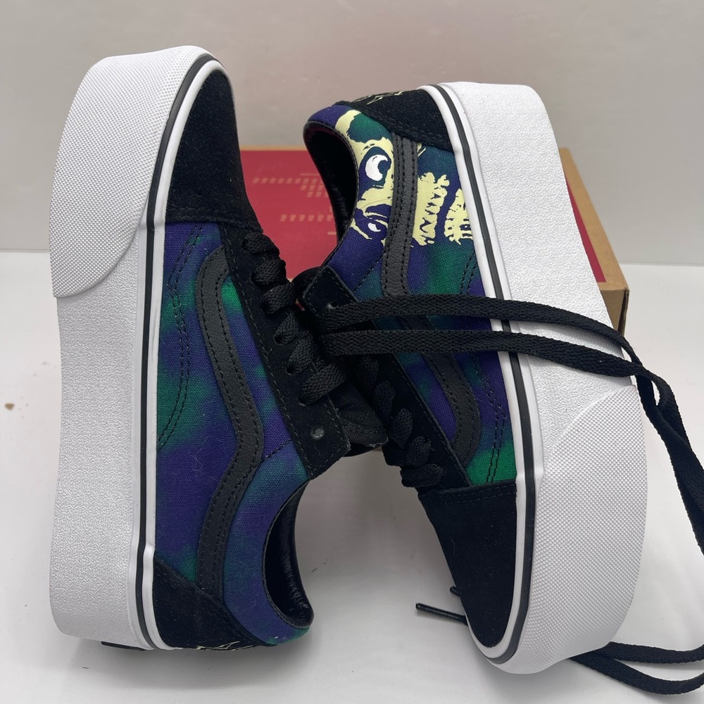 Vans WMNS Black Multi Old Skool Stackform
Midnight Glow Black
Platform Sneakers - Picture 12 of 16